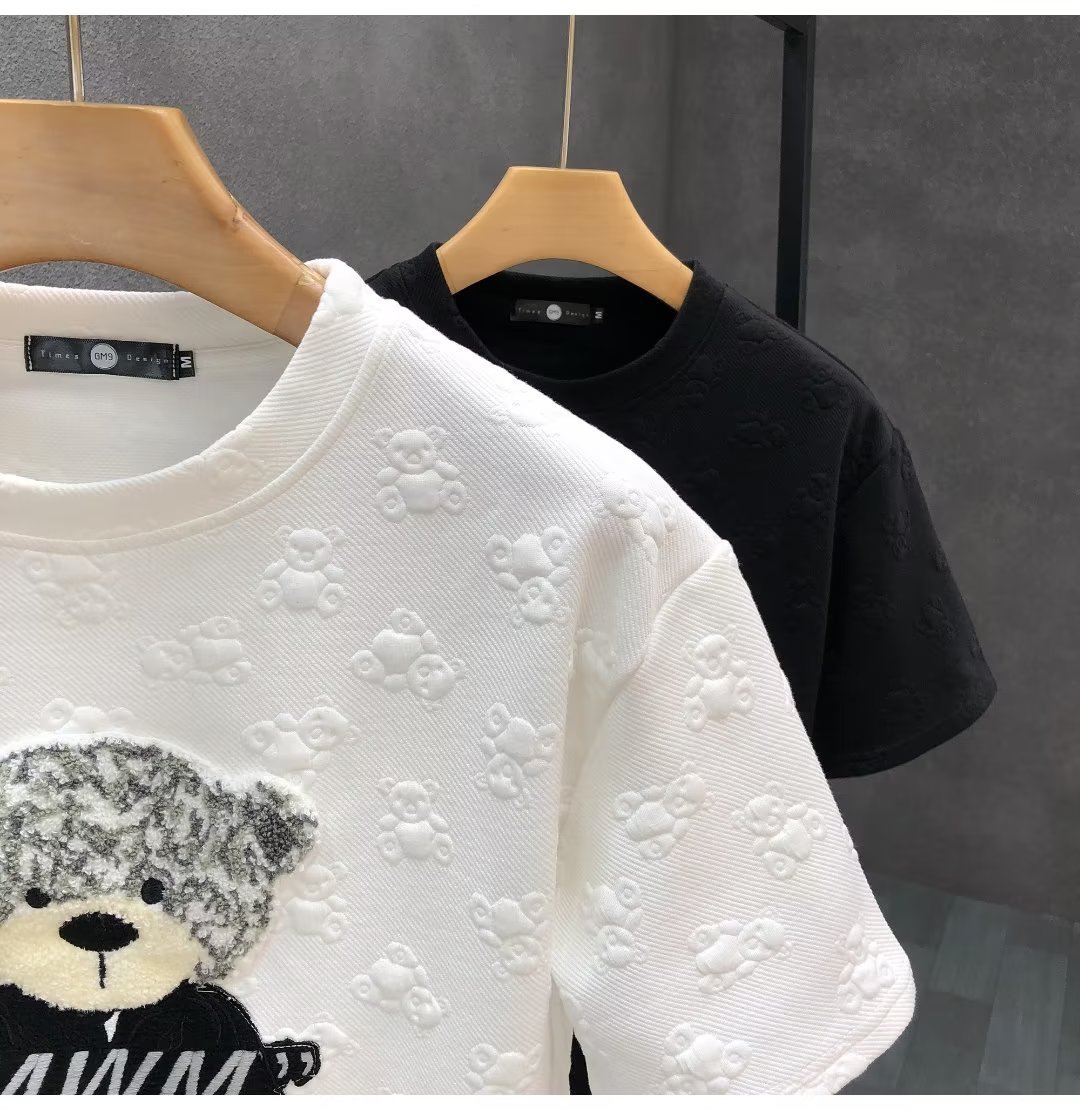Camiseta masculina de manga curta com bordado de urso de alta qualidade, gola redonda, tendência de desenho animado -- rosto do Tiktok para impressão_voghion.com