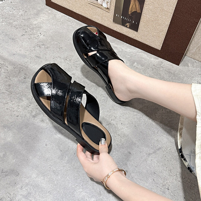 Dép sandal nữ quai ngang mũi tròn đế bệt da thật khoét lỗ thoáng khí — Màu đen