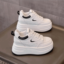 小个子鞋子女2025春新款内增高女鞋8cm小白鞋厚底松糕鞋休闲白鞋