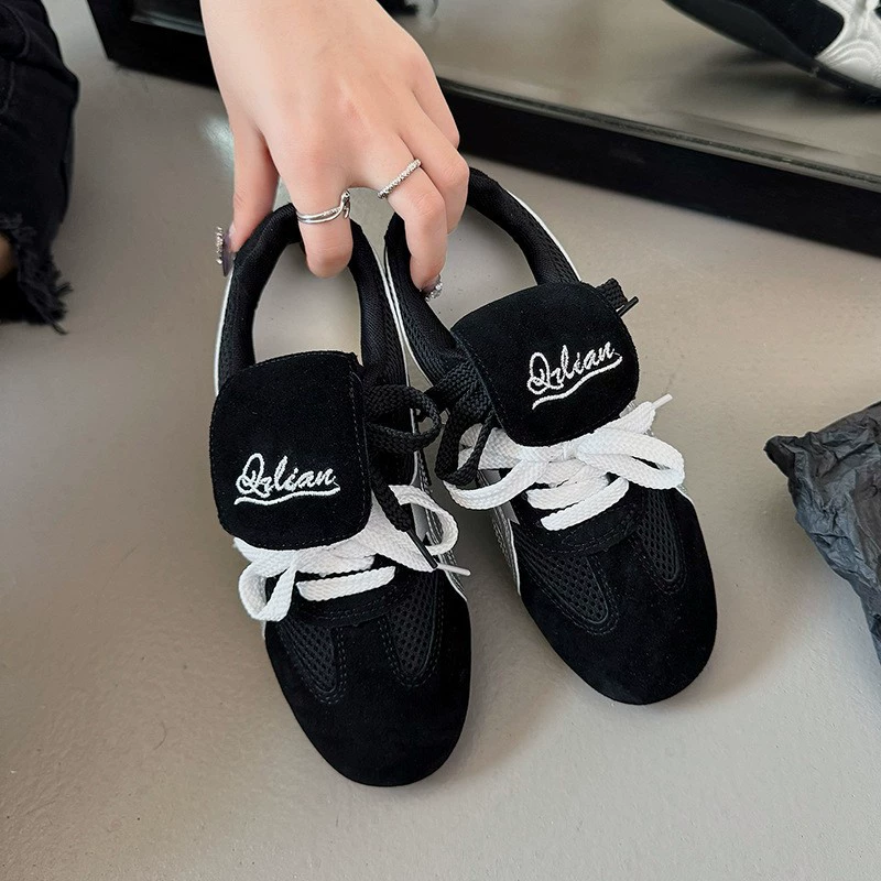 Universal retro footwear, summer sneakers, sports shoes, soft sole