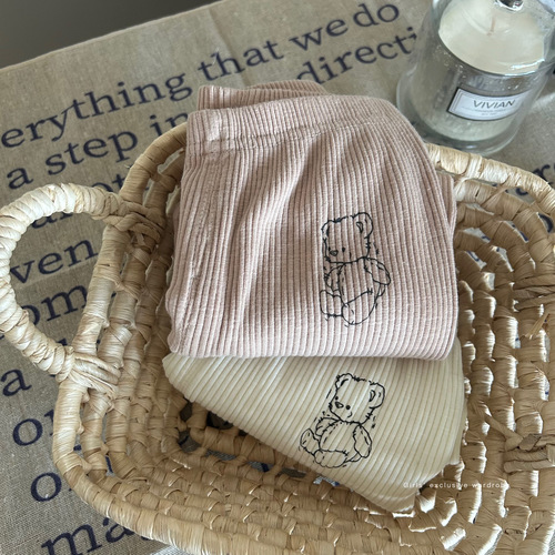 Korean children's clothing 2024 new spring girls' bear leggings stylish baby girls' versatile elastic pants for wearing trendy