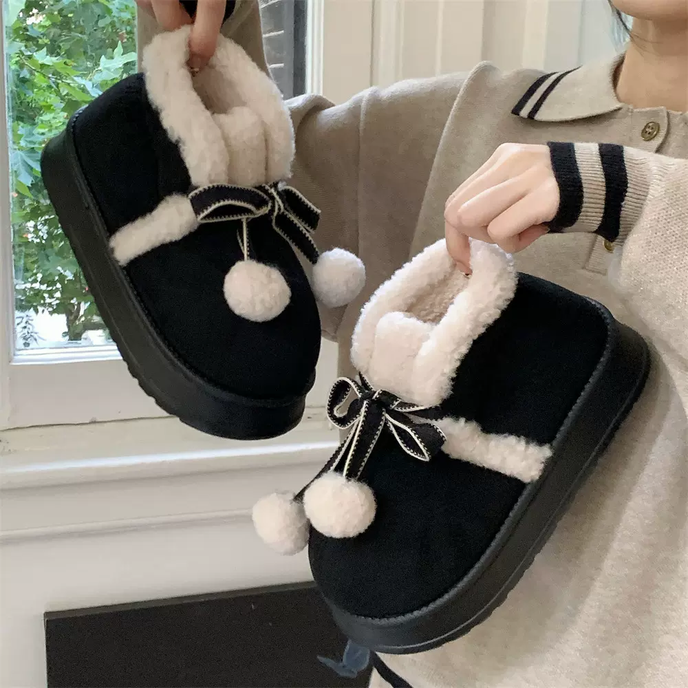 户外穿休闲个性冬季东北棉鞋雪地靴女少女心可爱蝴蝶结小吊球短靴