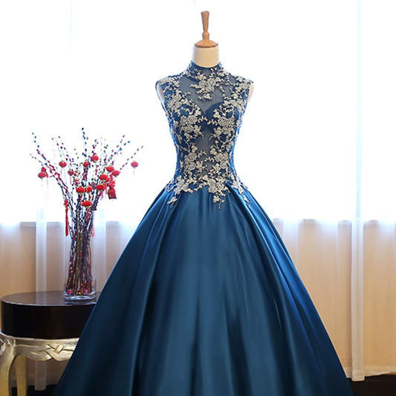 Elegant long fitted evening dress