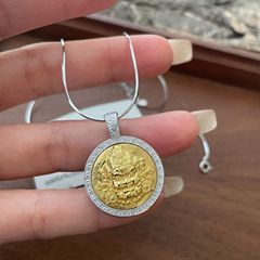S925純銀セイコー金銀二色黄財神重工ペンダントデザインシンプルデザインレトロ高級