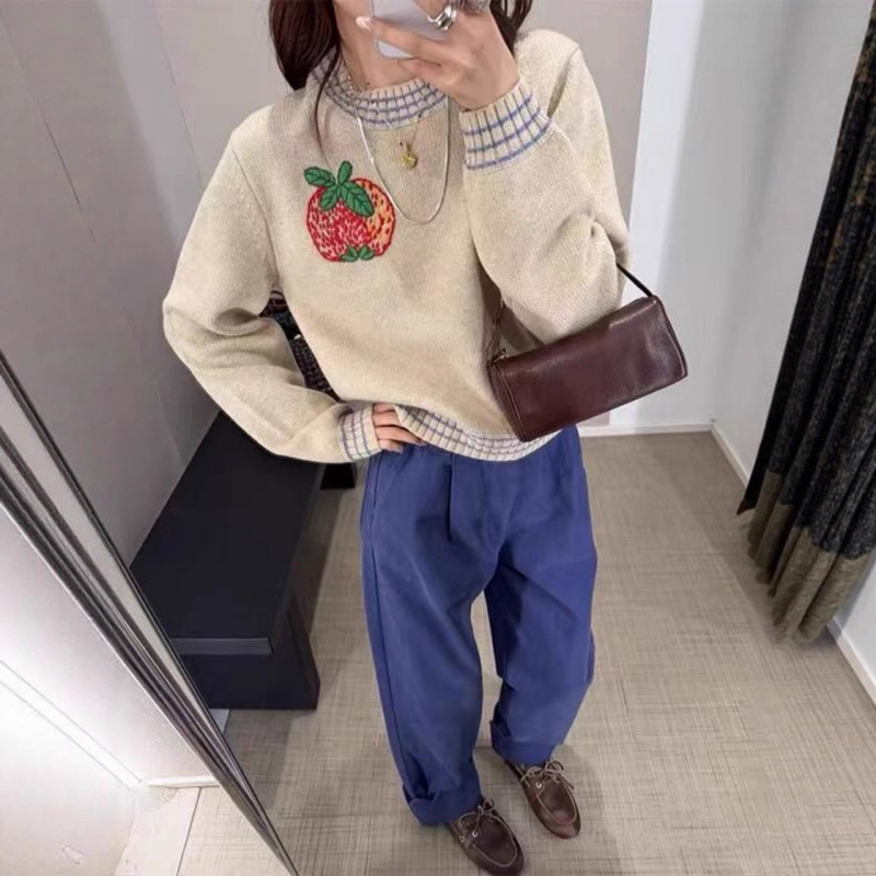 Playful and Youthful 2025 New Style Apple Pattern Crochet Striped Round Neck Basolan Wool Pullover Sweater Knitwear