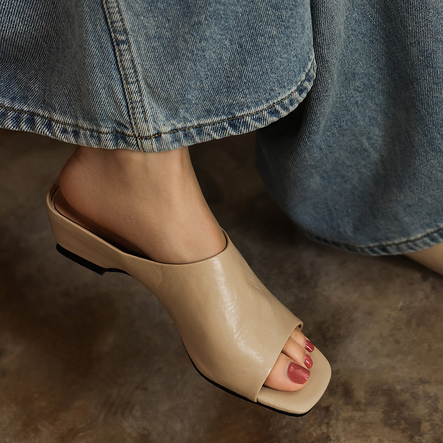 Sandal nữ da bò quai ngang gót thấp hở mũi phong cách Hàn Quốc — đen
