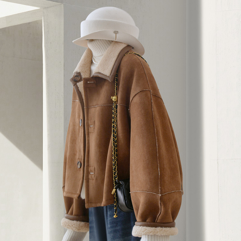2025 New Reversible Brown Imitation Suede Jacket for Women Winter High-End Internet Celebrity Hot Style Lamb Wool Top