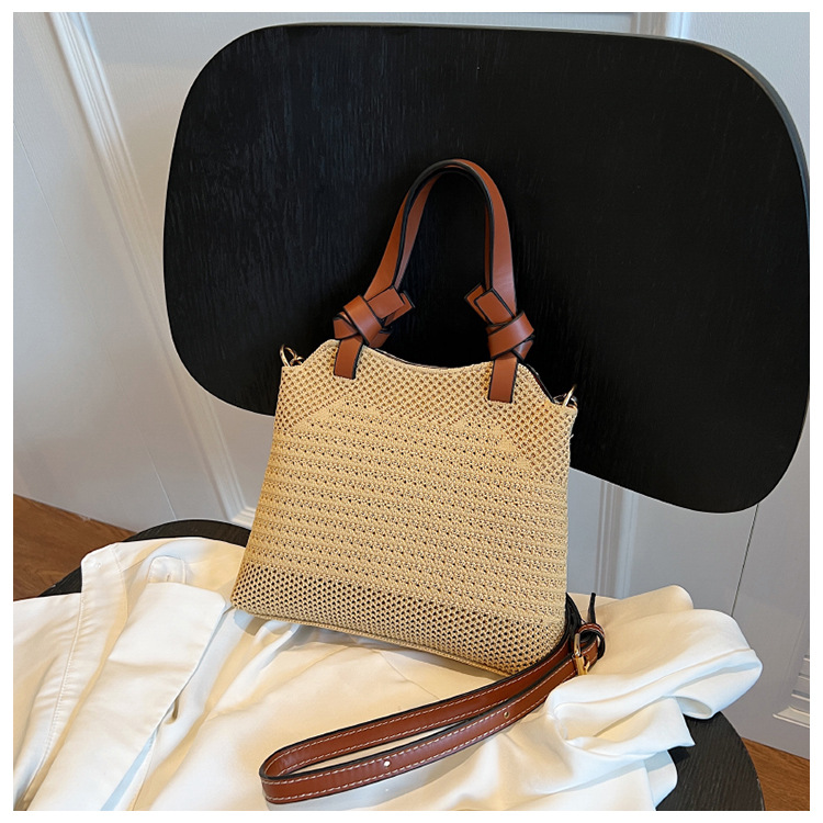 Woven with high aesthetic value, 2023 new vegetable basket bag, Korean chip niche, forest style mesh hollowed out_voghion.com