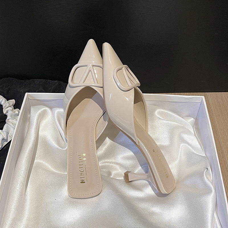 2025 nuevo estilo de verano francés puntiagudo sandalias simples temperamento tacón de aguja moda Baotou medias pantuflas tacones altos