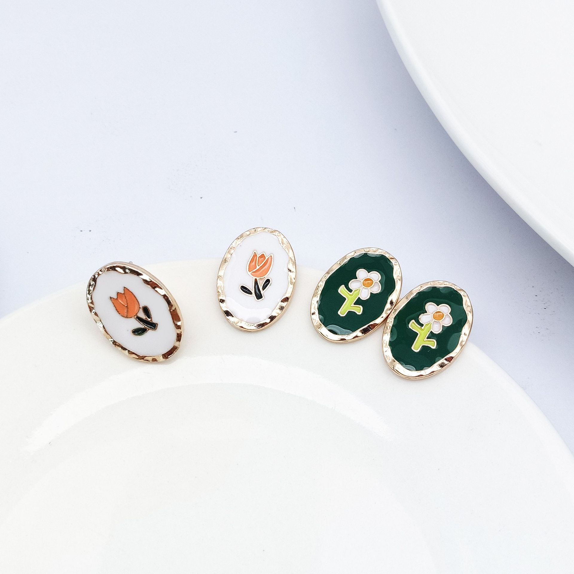 Fashion Flower Alloy Enamel Ear Clips Ear Studs display picture 3