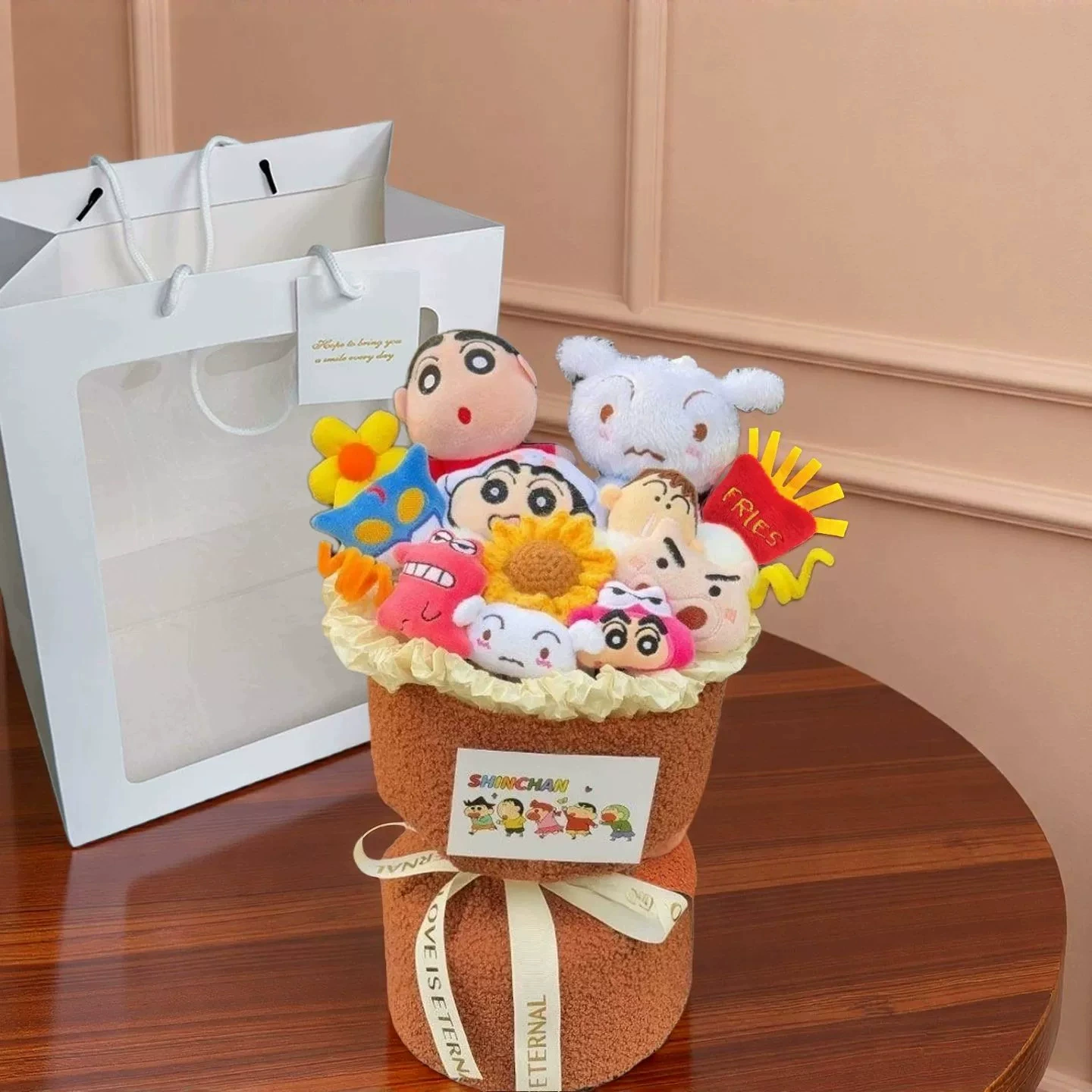 Плюшевый букет Hello Kitty, 30×22×35 см, с LED‑подсветкой, подарочным пакетом и открыткой