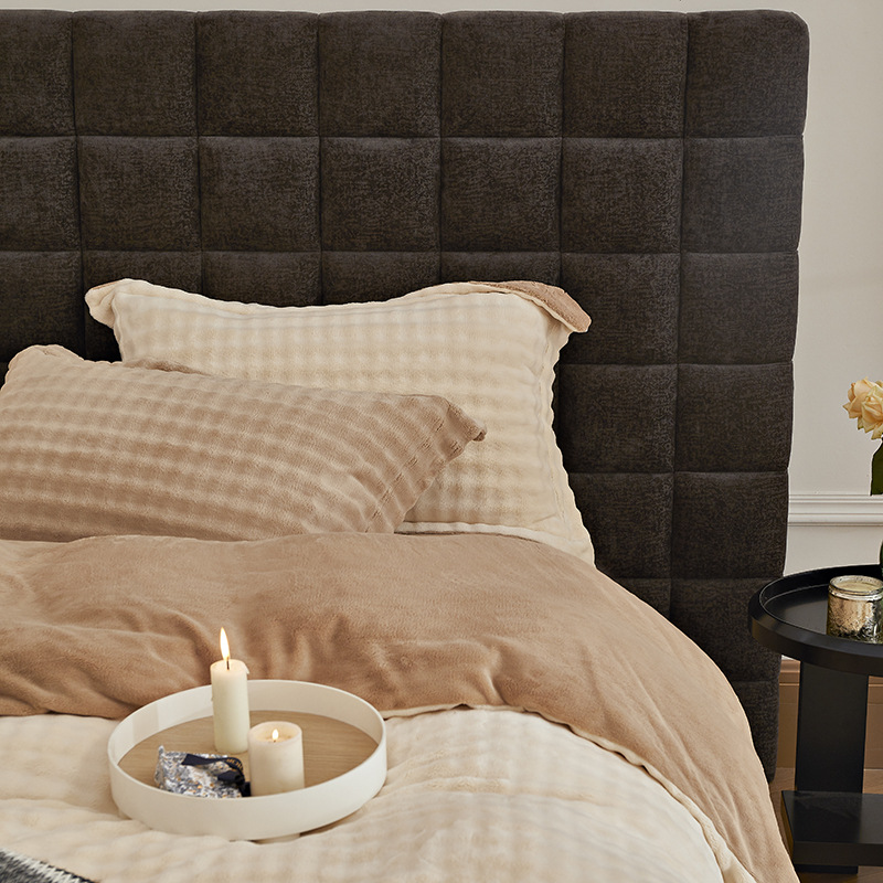 2024 nuevo traje cálido y simple de cuatro piezas de terciopelo de leche Tossena