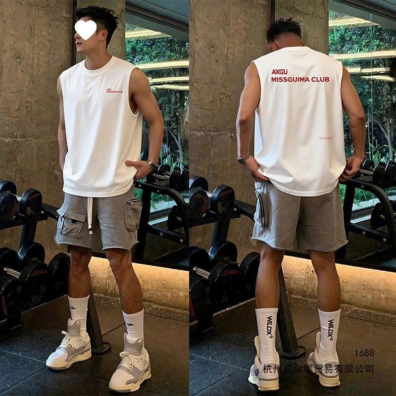 American-style sleeveless tank top, cool and stylish men's summer trendy high street style sleeveless t-shirt with unique lettering.
