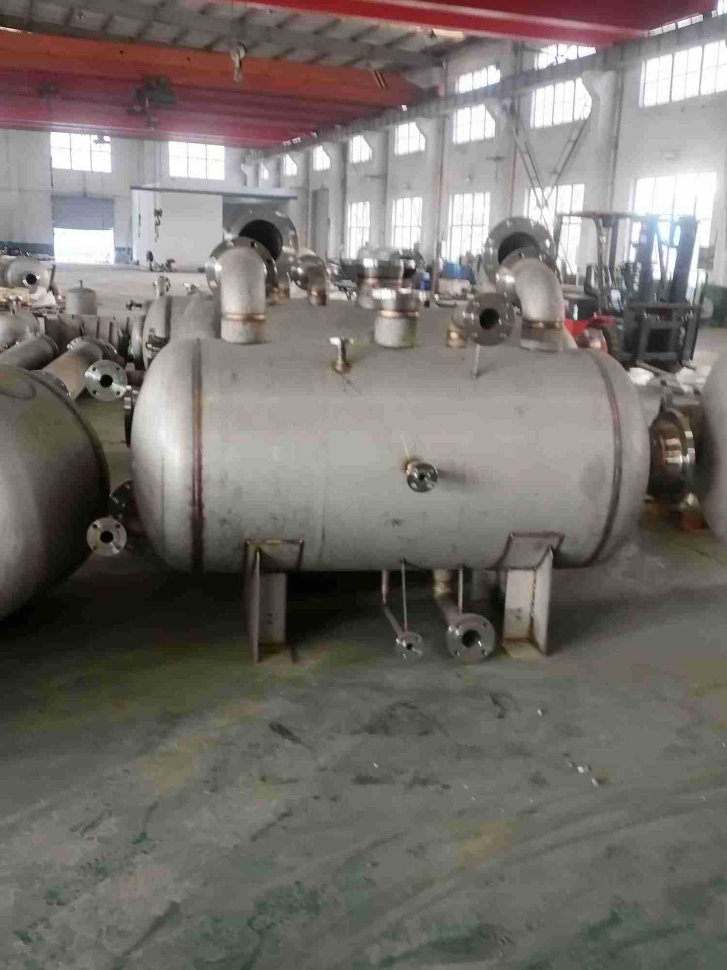 供应上海百年申江储气罐  分气缸  真空罐  不锈钢储气罐