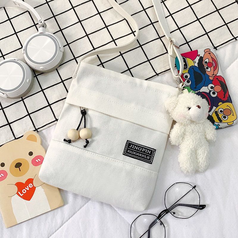 흰 홍당무 곰 펜던트