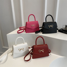 �|�����μ��Ů2025�¿����к����Y������ɫб��r������С����