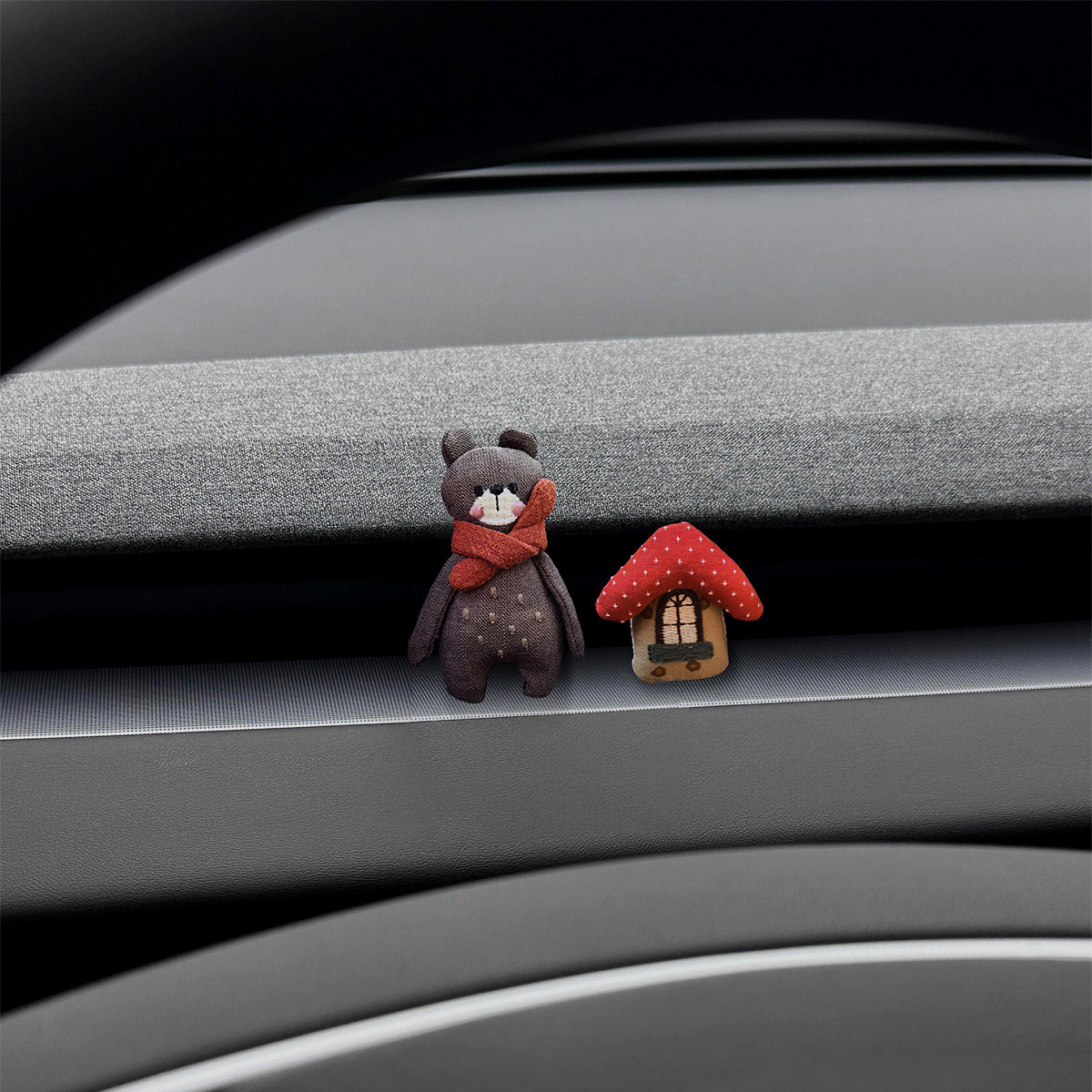 Car interior decoration accessories, car air vent fragrance diffuser, fabric bear car perfume clip, decorative item for girls, healing style