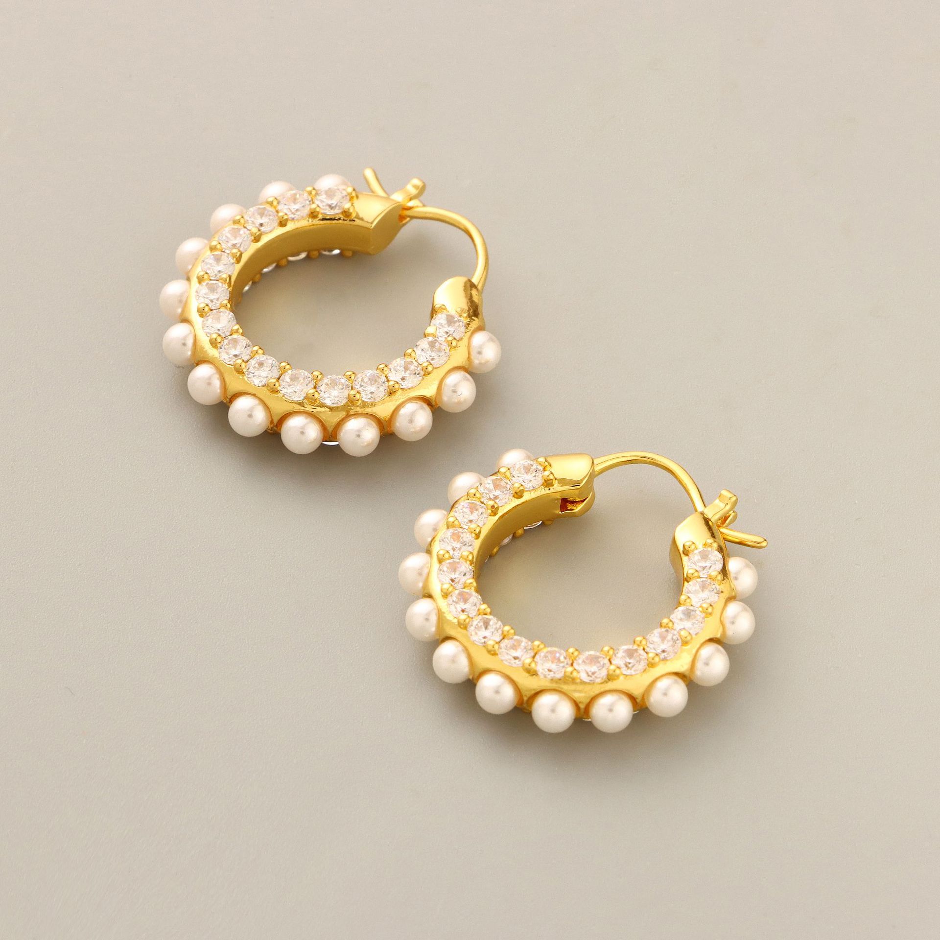 Fashion Geometric Copper Gold Plated Artificial Pearls Rhinestones Hoop Earrings 1 Pair