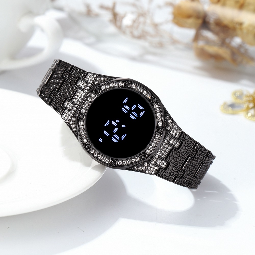 2024 Neue Luxus-Diamantarmband-Legierungsstahlband LED-Anzeige Touchscreen Damenuhr_voghion.com