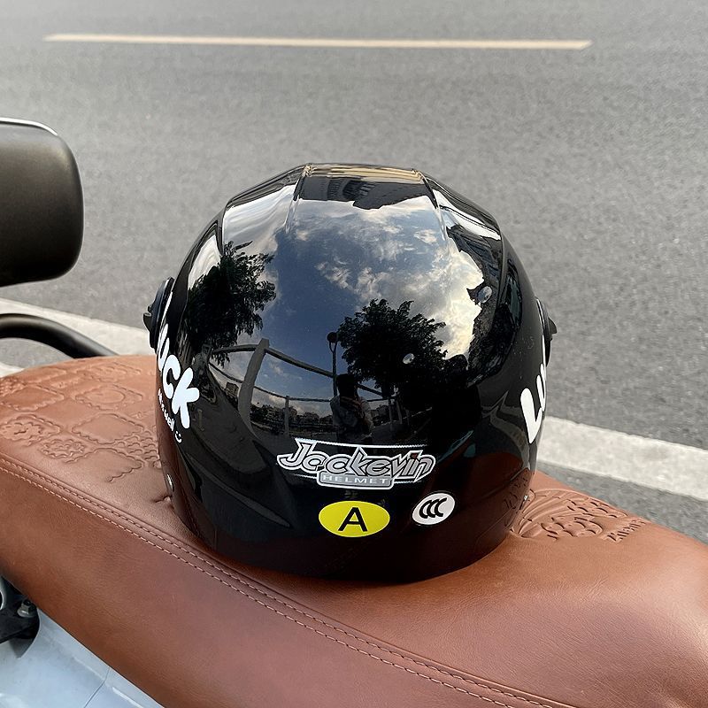 Summer 3C Certified Electric Vehicle Helmet for Men and Women, New National Standard Motorcycle Half Helmet, Breathable Four Seasons Safety Helmet for Couples