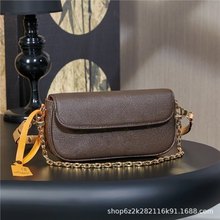 M&LV Hϻƽӡivy朗lŮʿҸ°б