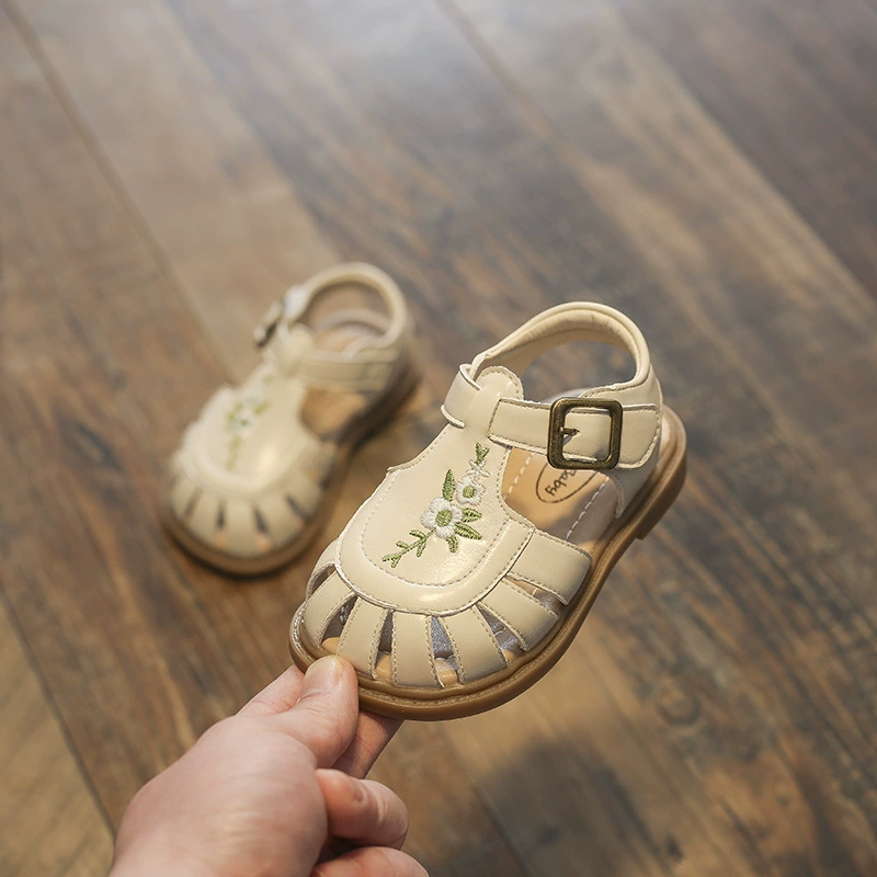 Summer bag, children's footwear, sandals, small princess costume, soft sole, with embroidery, Korean style