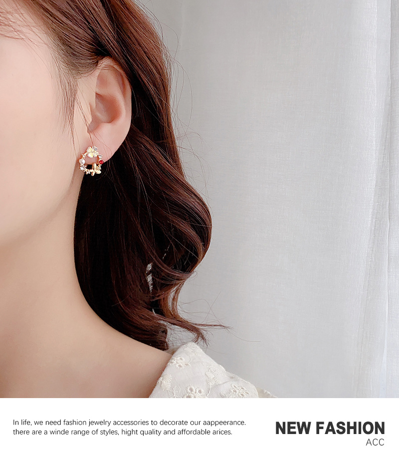 Fashion Flower Butterfly Zircon Simple Diamond-studded Earrings Copper Ear Jewelry display picture 4