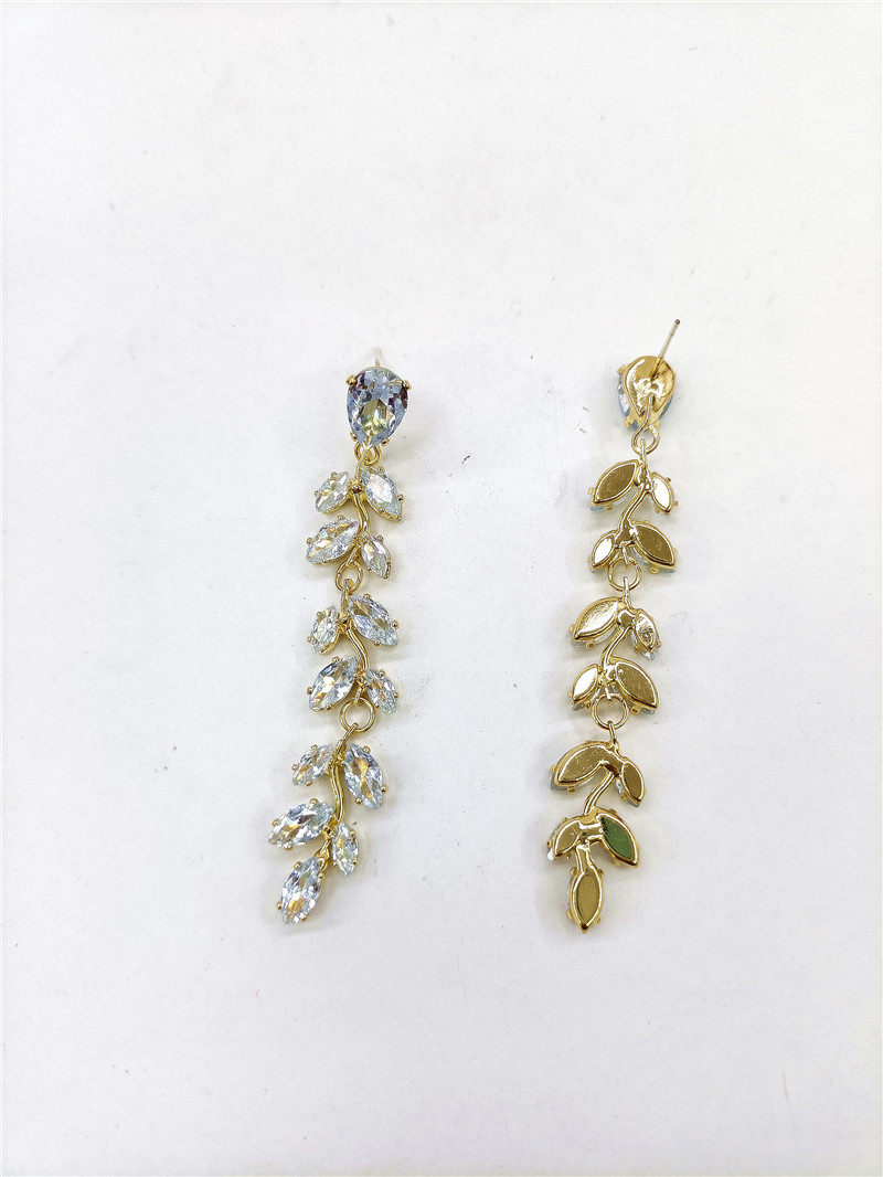 21101534 Diamond Leaf Tassel Earrings Korean Graceful Online Influencer New Fashion Earrings Women's High-grade Earrings display picture 2