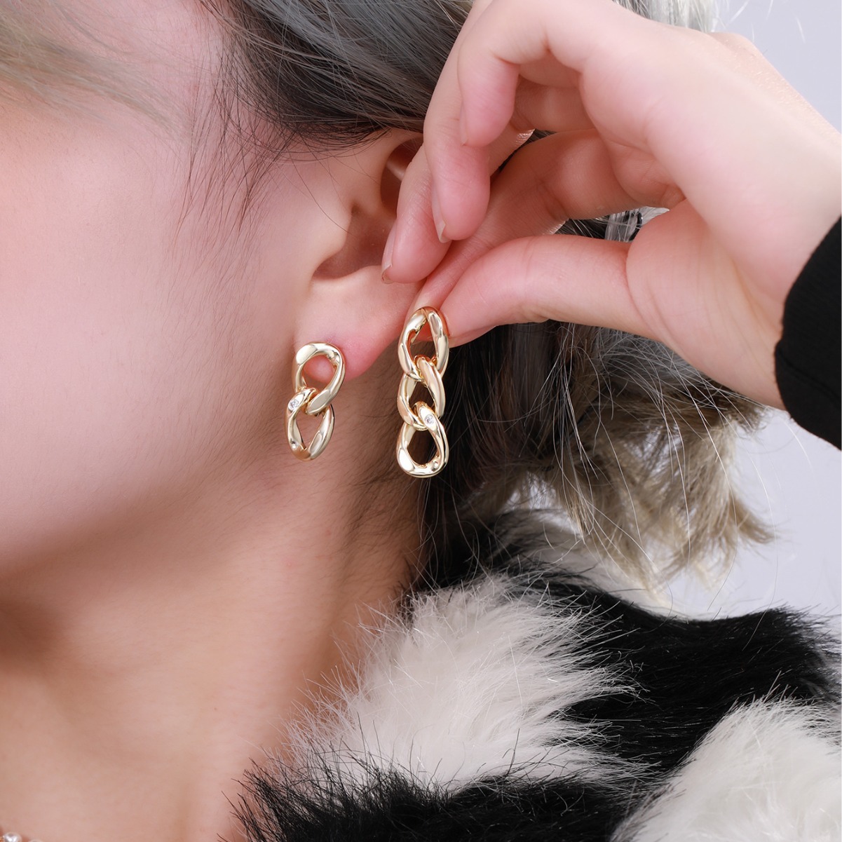Joyería Xuping 14K color de moda geométrica ojos pendientes personalidad europea y americana alta sensación de estilo INS orejas para mujeres