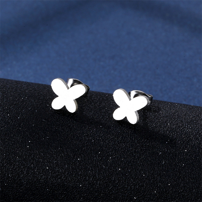 Boucles D&#39;oreilles De Collier En Acier Inoxydable Creux De Papillon De Mode display picture 3