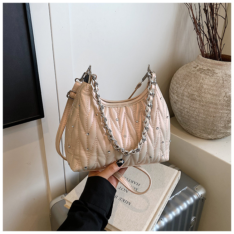 Fashionable diamond-encrusted diamond-shaped chain underarm bag 2025 Summer new style versatile daily commuting crossbody bag for women undefined
