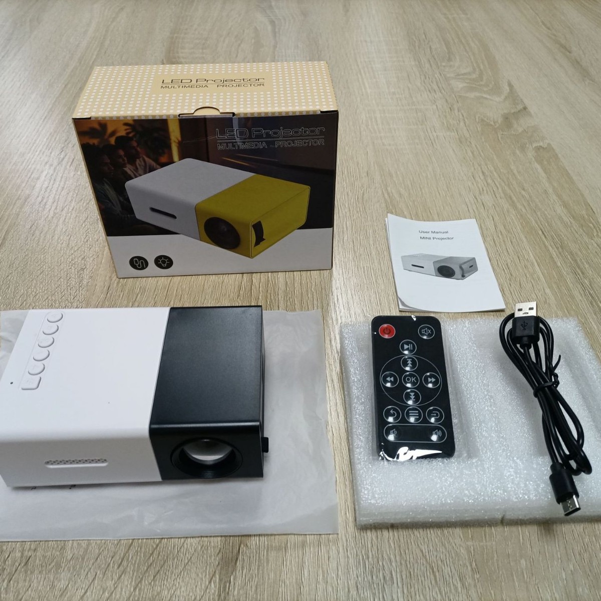 검정/흰색 조합, 충전기 미포함 해외 버전