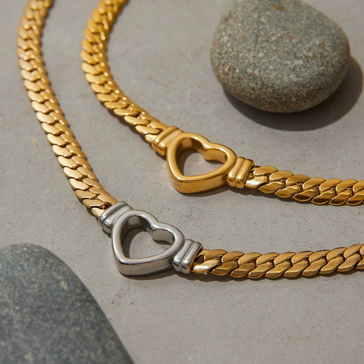 Collar de acero de titanio transfronterizo Jieding, joyería de nicho de lujo ligero, cadena de clavícula de amor de alta gama femenina, collar de acero inoxidable, cuello colgante