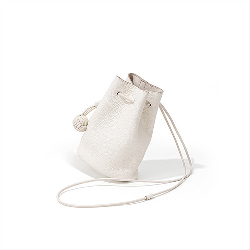One-shoulder crossbody bag for women, drawstring bucket bag, high-end exquisite genuine leather bag for women, versatile first-layer cowhide handbag