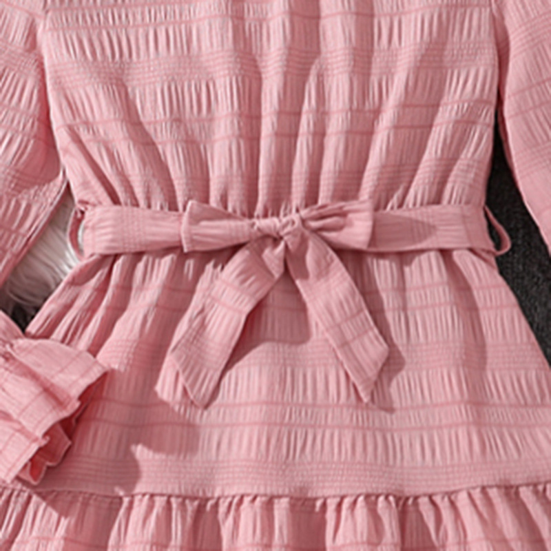 2024 Damen-Kinderkleidung Herbst Neues modisches schwarzes Kleid mit langen Ärmeln und Ohrenrand_voghion.com