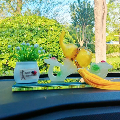 Small Red Flag Center – Car ornaments