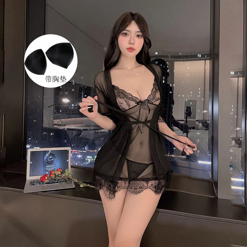 블랙 [가슴 패드가 포함된 4종 세트]