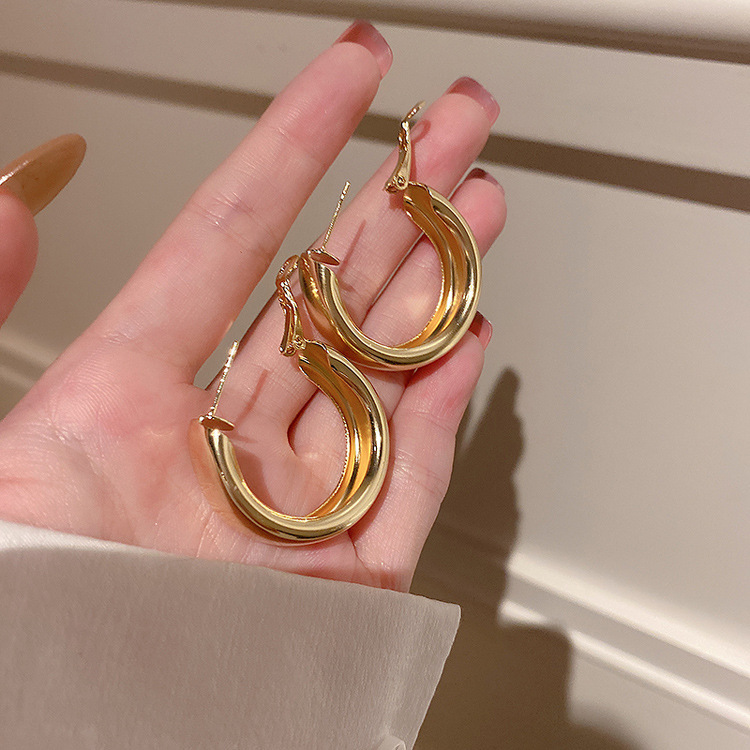 Pendientes tipo C geométricos de metal con aguja de plata 925 para mujer, diseño simple y personal, mismo estilo que influencers image 5