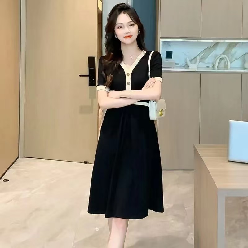 大码女装连衣裙2025夏季新款香风名媛显瘦mm小黑裙30到40岁妈妈裙