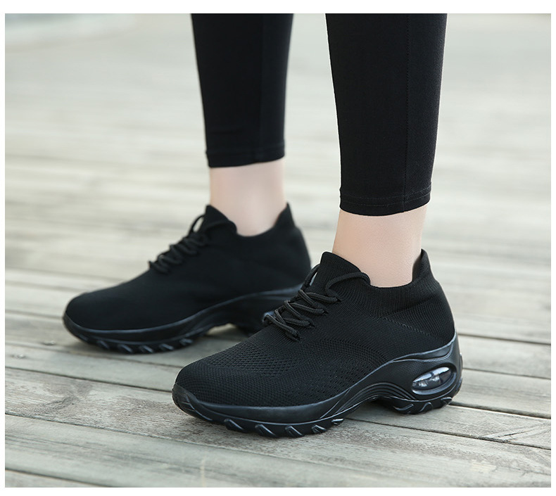 Women's Casual Solid Color Round Toe Sock Sneakers display picture 2