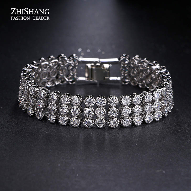 Elegant fashionable jewelry