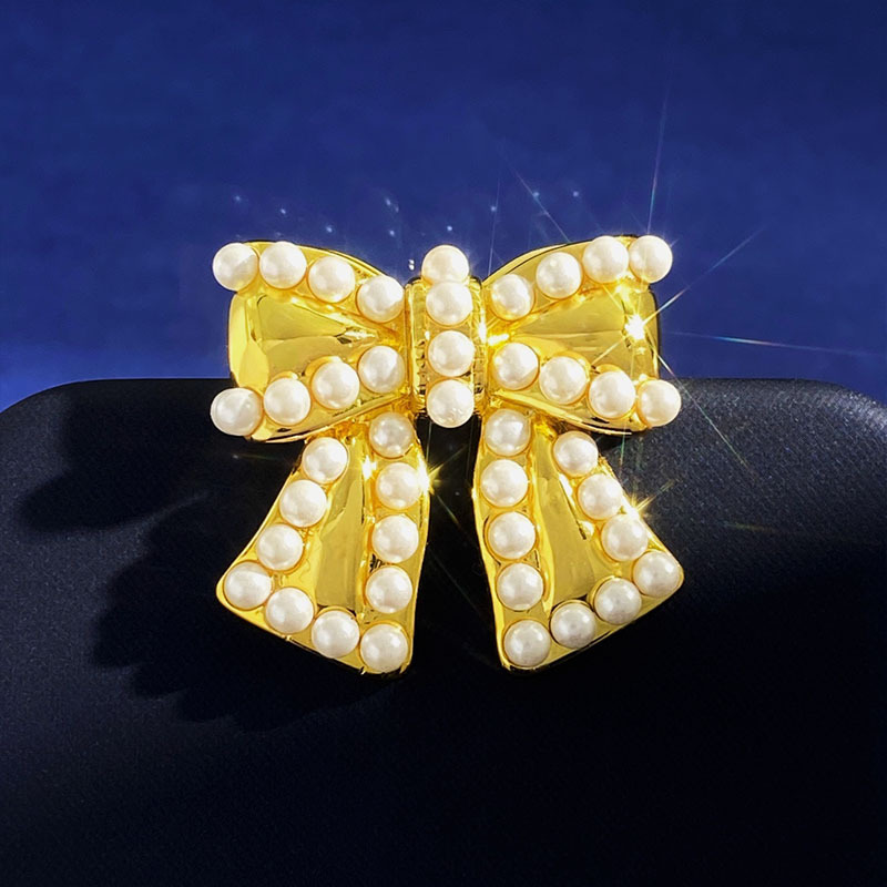 Metal fashionable universal brooch with bow