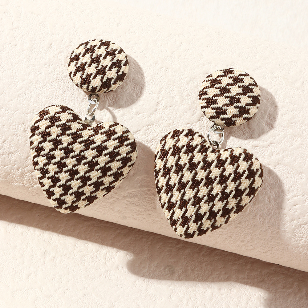 Fashion Fabric Houndstooth Heart-shape Earrings Wholesale Nihaojewelry display picture 7