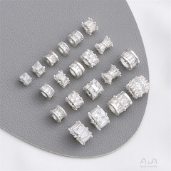 925厚の銀強保色ジルコンの桶の玉の四角形の隔珠の大きい穴の車の輪の玉の小さい野蛮な腰の路通のdiyは玉を配合します