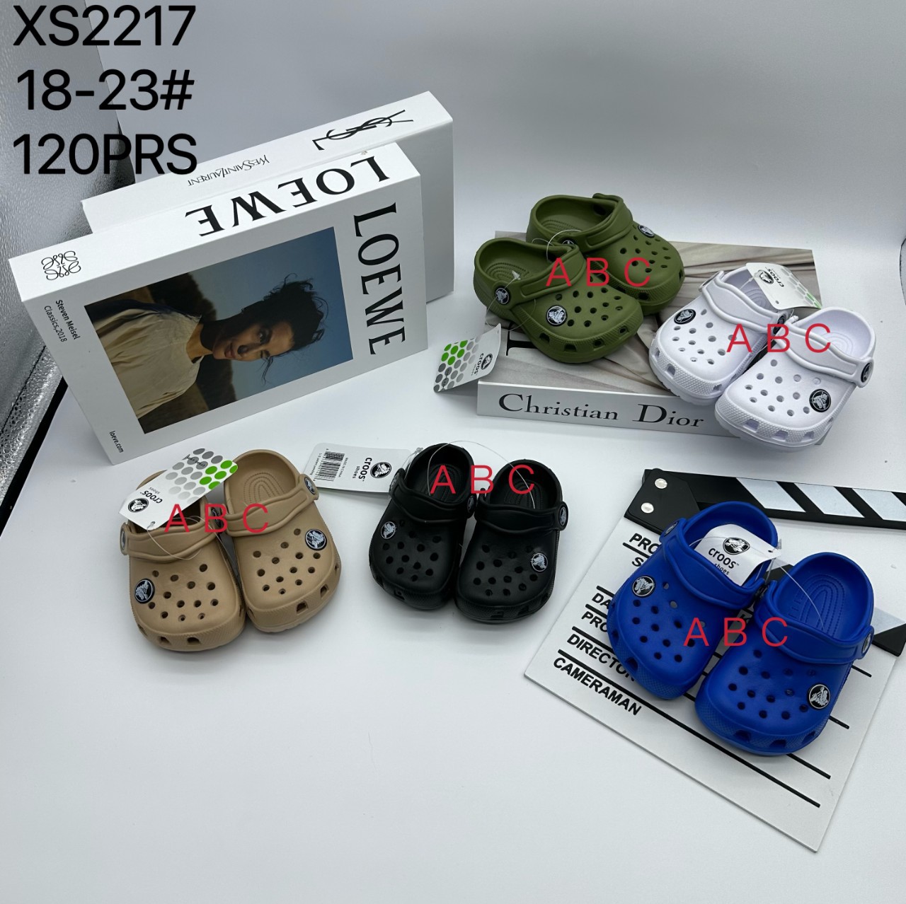 Zapatillas infantiles 2024 primavera y verano nuevo simplista lindos dibujos animados Baotou Hole zapatos para niños mayores que usan sandalias de playa
