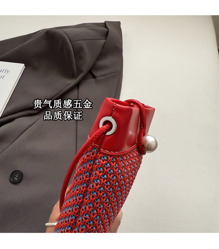 Retro patchwork woven mobile phone bag for women 2025 new summer fashion commuting single-shoulder crossbody pearl bucket bag Application Scenario