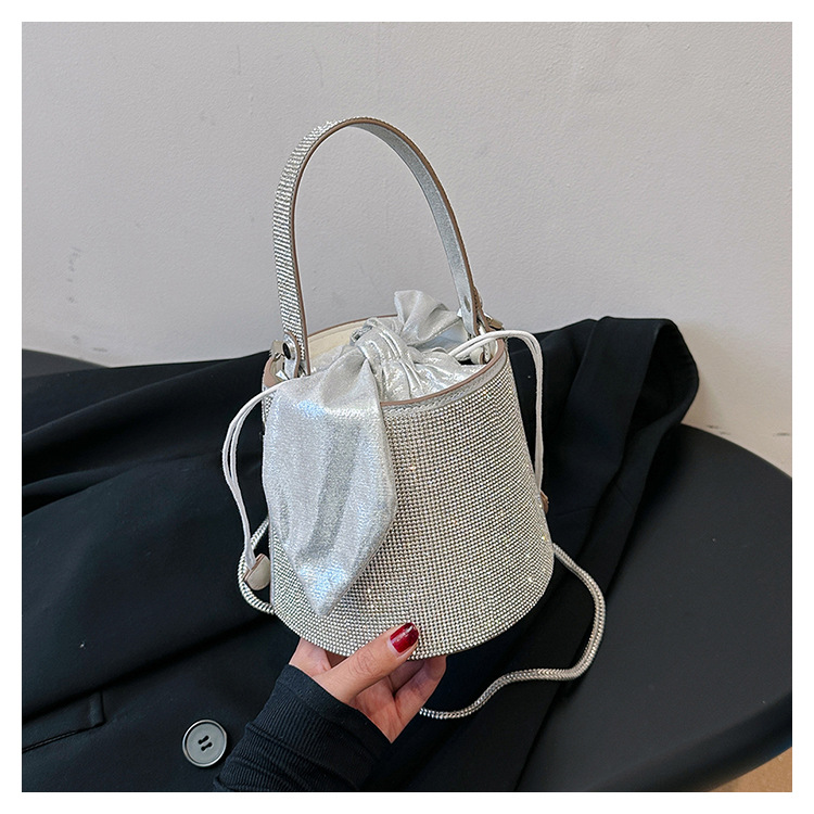 Women's Small Pu Leather Solid Color Bow Knot Elegant Cylindrical Zipper Bucket Bag display picture 3