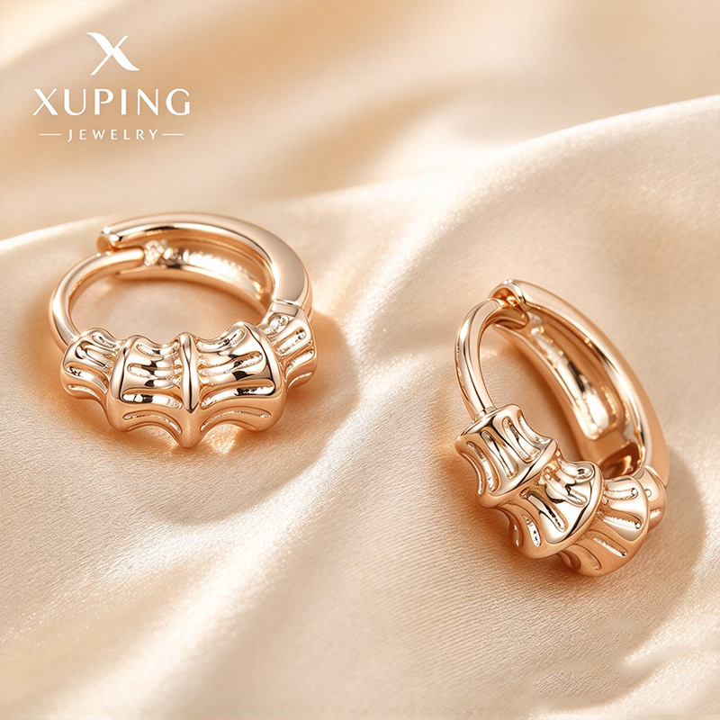 Pendientes de Aro con Zirconia de Aleación de Cobre Bañado en Oro de 18K