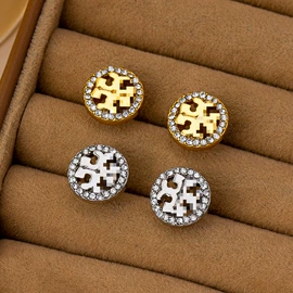 项链;耳环;手链