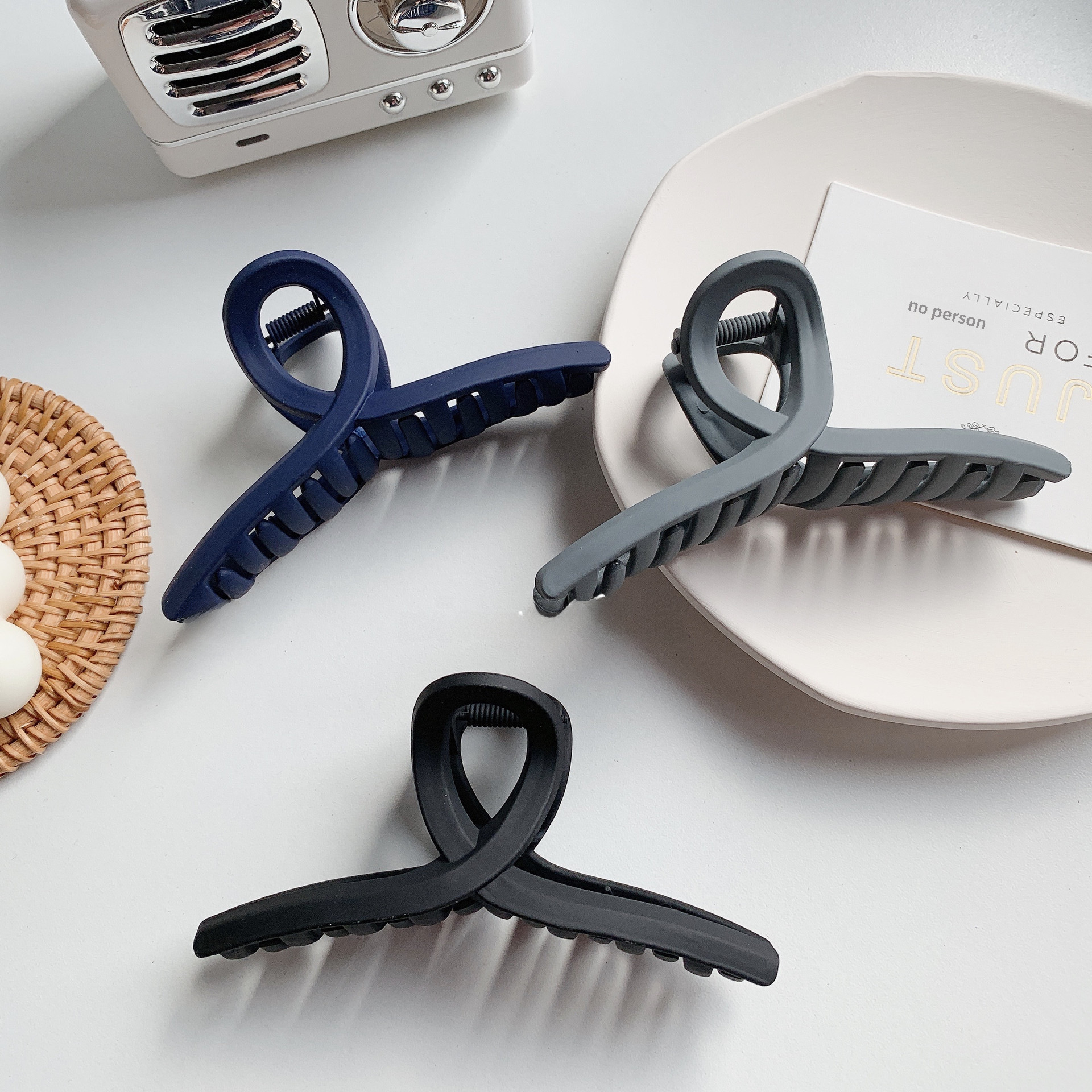 Frosted Large Hairpin Korean Disc Hair Clip Girl's Head Hair Clip Headwear Large Shark Hairpin Wholesale_voghion.com